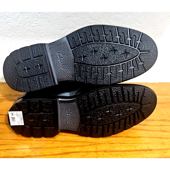 Clarks "Burchill Up" genuine leather chelsea boot -Men's US Size 10.5 - Picture 7 of 8